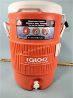 Igloo 5 gallon beverage cooler