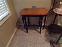 6 LEG WOOD TABLE