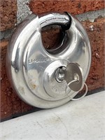 Secure Round Lock w/Key LIKE NEW!