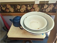 Enamel washtub and kettle