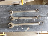 Large. Wrenches 13/8"-13/8"-11/2"