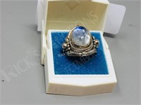 925 silver ring w/ moonstone  size 8.5