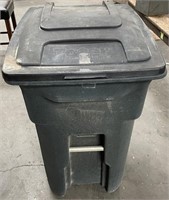 W - WHEELED TRASH CAN