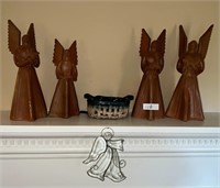 Angels and a pottery basket