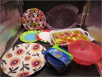 Plastic Plates & Platters, Tupperware, Trays