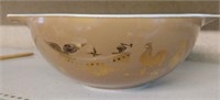 VINTAGE PYREX 444 SALAD BOWL - EARLY AMERICAN