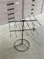 MCM wire utensil stand spins around Overall 20
