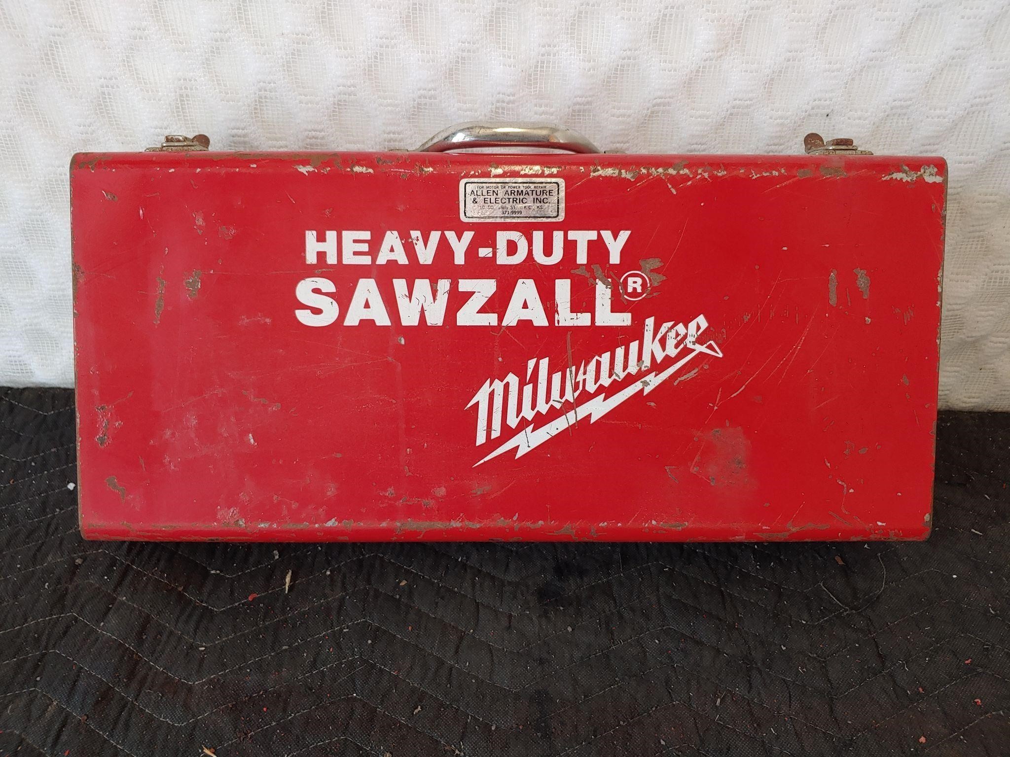 Milwaukee Heavy Duty Sawzall in case