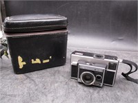 Kodak Instamatic X-35 Camera w/ Bag