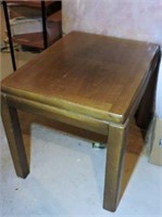 Vintage End Table 20"x25"