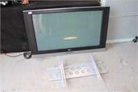 LG 42" Plasma TV & H/D Wall Bracket