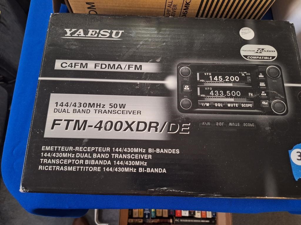 YAESU C4FM FDMA/FM DUAL BAND TRANSCEIVER