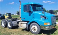 2001 Volvo VNM64T, D12, EatonFuller RT14, 445k