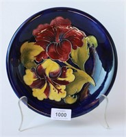 Moorcroft pottery shallow dish, hibiscus pattern