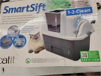 SMARTSIFT LITTER BOX WITH EASY SCOOPING SYSTEM