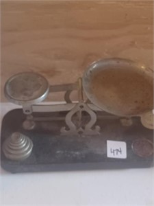 Vtg. Scale w/ Weights
