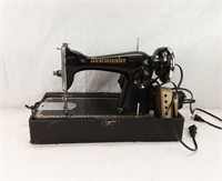 WESTMINSTER SEWING MACHINE - WORKING