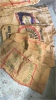 Assorted feed bags (5)
