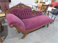 VICTORIAN WALNUT CARVED FAINTING SOFA