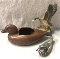 Duck figurines
