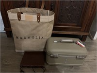 MAGNOLIA CANVAS BAG / AS IS TRAIN CASE/ SCRAP BOOK
