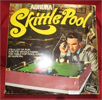 VINTAGE 1972 AURORA SKITTLE POOL GAME