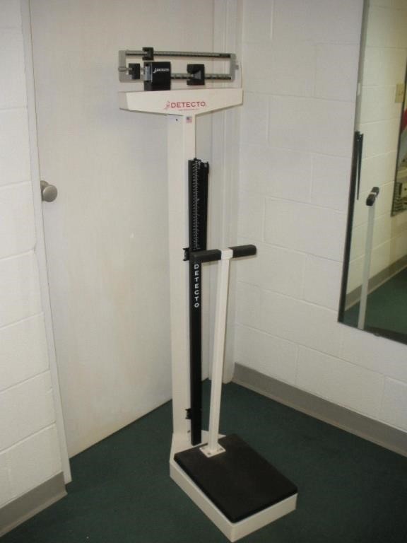 On line Auction Chiropractic and Gym Equipment Bid Now!!