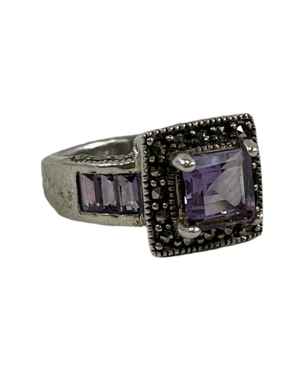 Ladies .925 Silver & Amethyst Ring