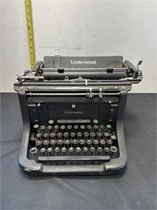 1930’s-40’s UNDERWOOD TYPEWRITER