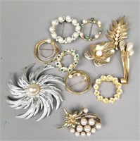 Large Lot Vintage Faux Pearl Brooches