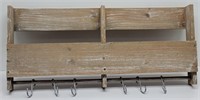Country Chic Pallet Wood Wall Shelf w / Hooks
