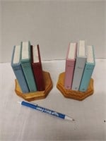 Pr of Wood Book Bookends