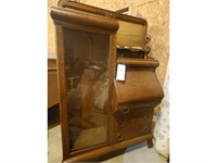 Oak veneer dresser with original glass door