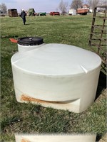 Water tank for pickup