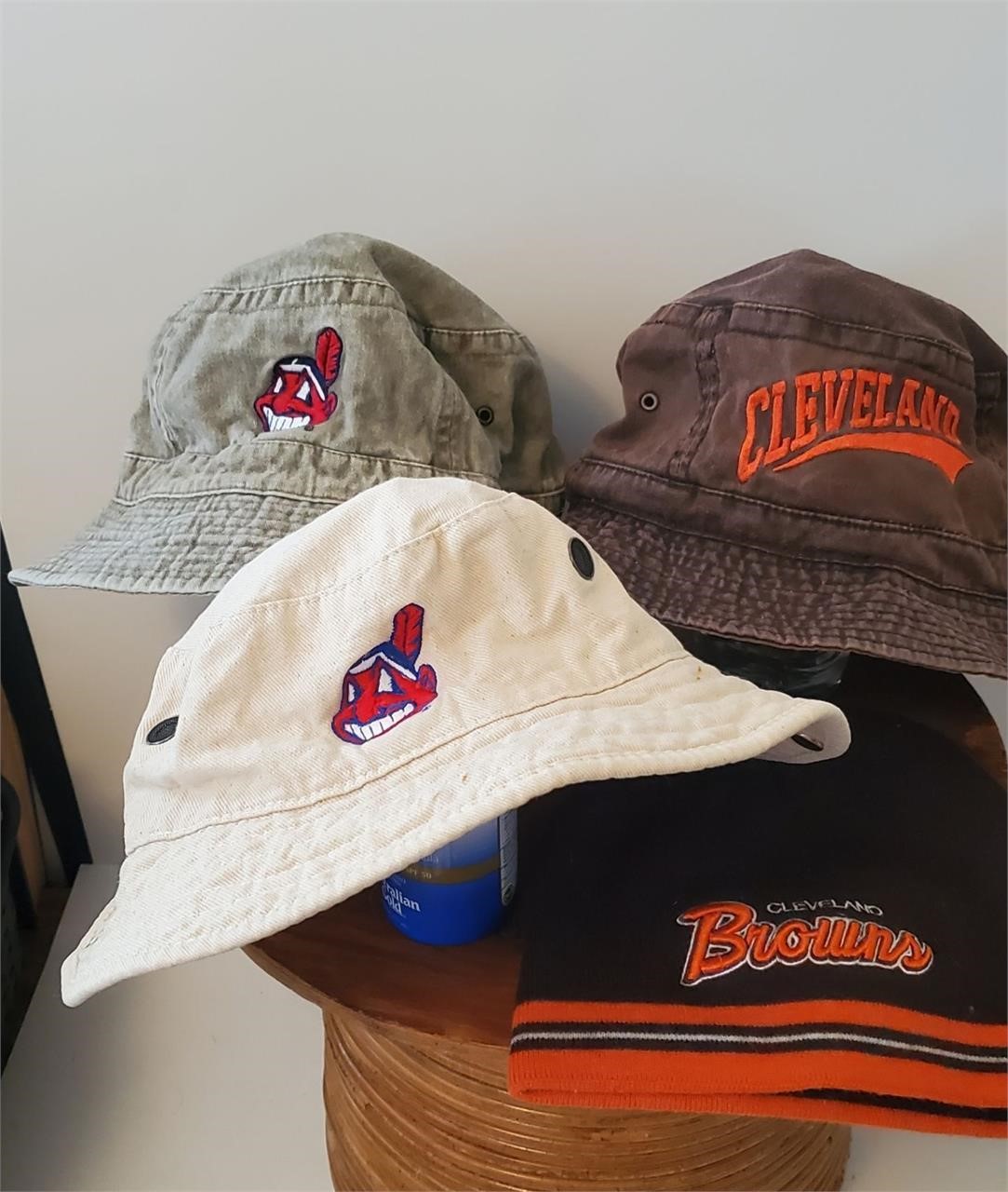 4 VINTAGE CLEVELAND BROWNS INDIANS HATS