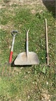 Hay fork, manure fork, grain shovel broken