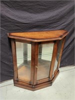 Pulaski Furniture Corporation Display Case