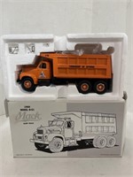 1/34 Scale 1960 Model B-61 Mack Dump Truck