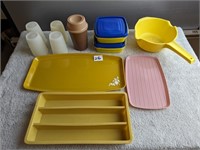 Kitchen Lot- Plasticware