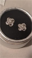 New four leaf shaped stud earrings. Very nice for