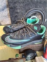 Nike green and black size 13 tennis shoes