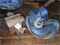 3 1/2 Bench Vise w/Tow Strap and Hook
