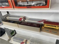 2 weaver Lionel train cars o scale and Lionel