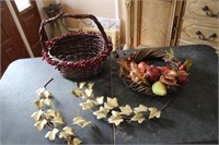Wreath, basket, leaf decor
