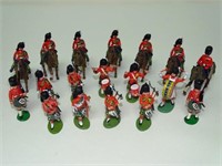 PLASTIC SCOTTISH BAND & MOUNTED GUARDSMAN,