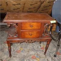 ORNATE VINTAGE TABLE 25 1/2 x 14 x 25 1/2