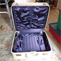 VINTAGE SUITCASE