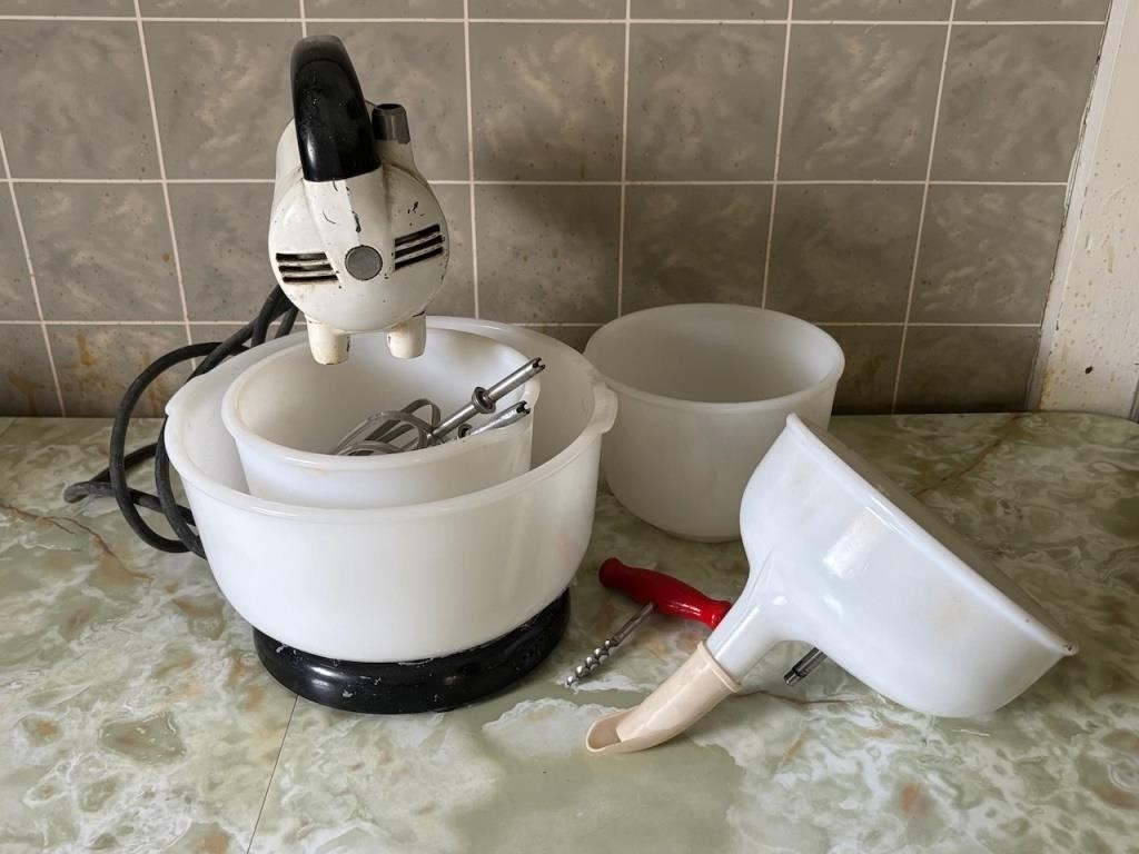 Vintage Sunbeam Mixmaster Stand Mixer