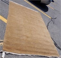 TAN PATTERNED RUG 112x72
