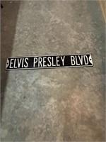 Elvis Presley blvd sign